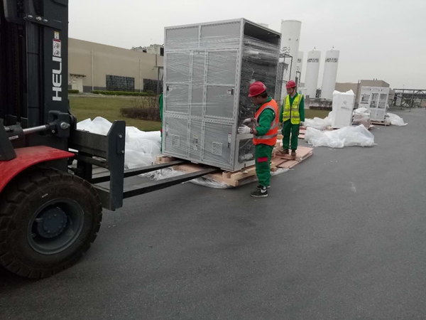 通威，激光摻雜機(jī)，卸車，拆箱，搬運(yùn)入場(chǎng)