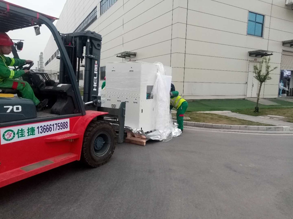 通威，激光機(jī)卸車，拆箱，搬運(yùn)入場