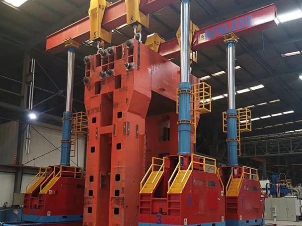 傳統(tǒng)設(shè)備卸車、拆箱作業(yè)