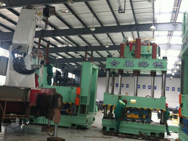 傳統(tǒng)設(shè)備卸車(chē)、拆箱作業(yè)