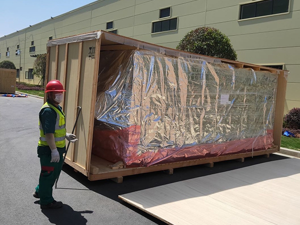 傳統(tǒng)設(shè)備卸車(chē)、拆箱作業(yè)