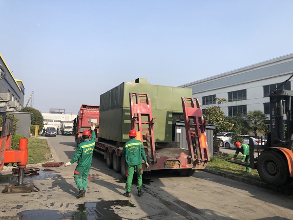 傳統(tǒng)設備卸車、拆箱作業(yè)