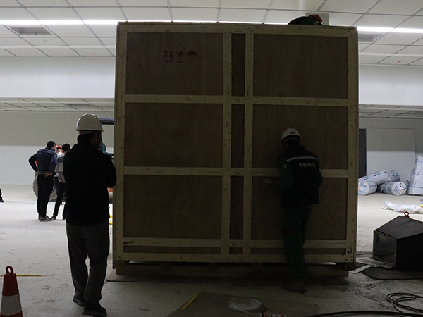 新能源設(shè)備吊裝搬運(yùn)